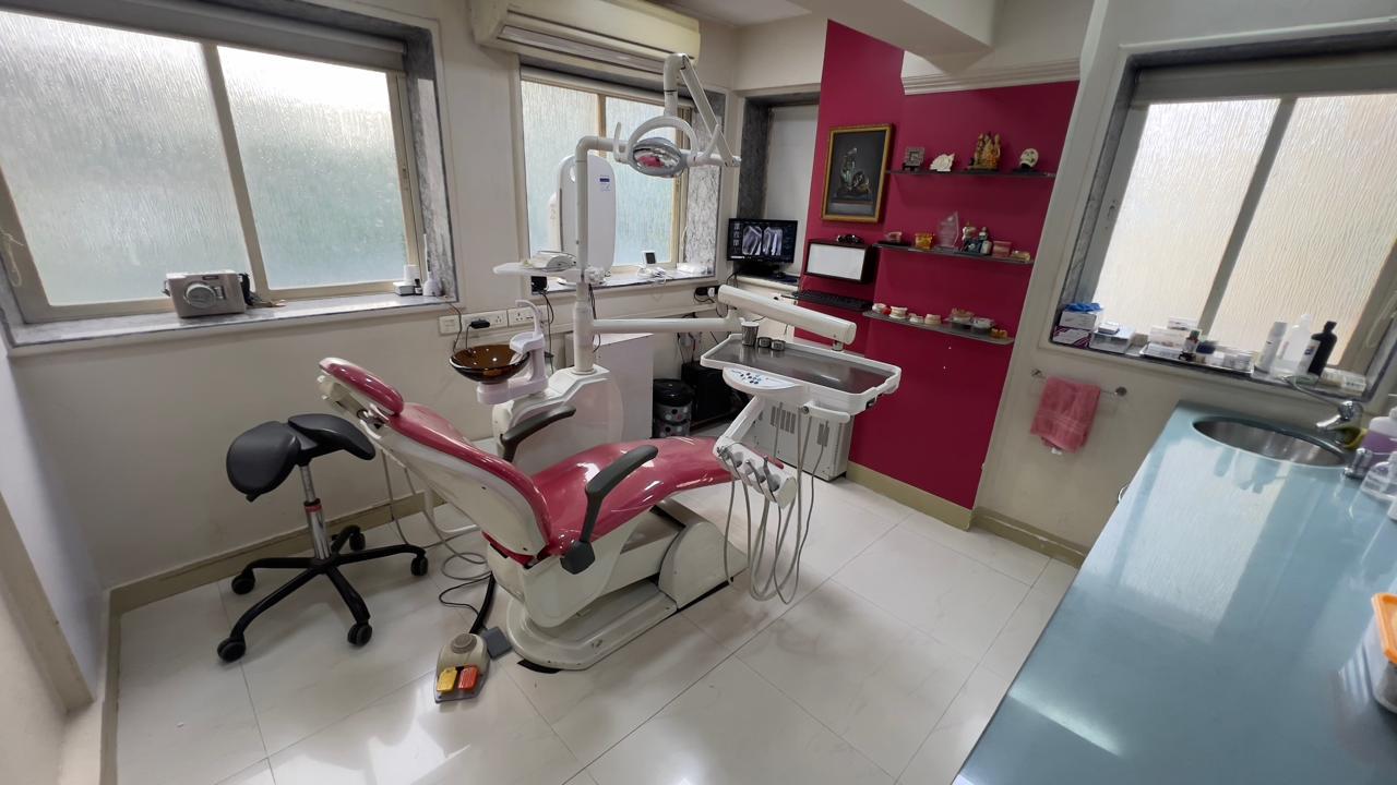 Second operating room with digital imaging setup